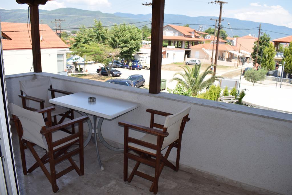 Ferienwohnung Menis Haus Vrasná Exterior foto