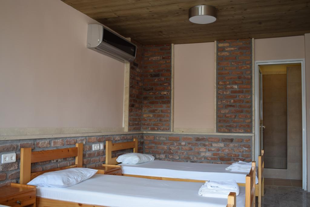 Ferienwohnung Menis Haus Vrasná Exterior foto